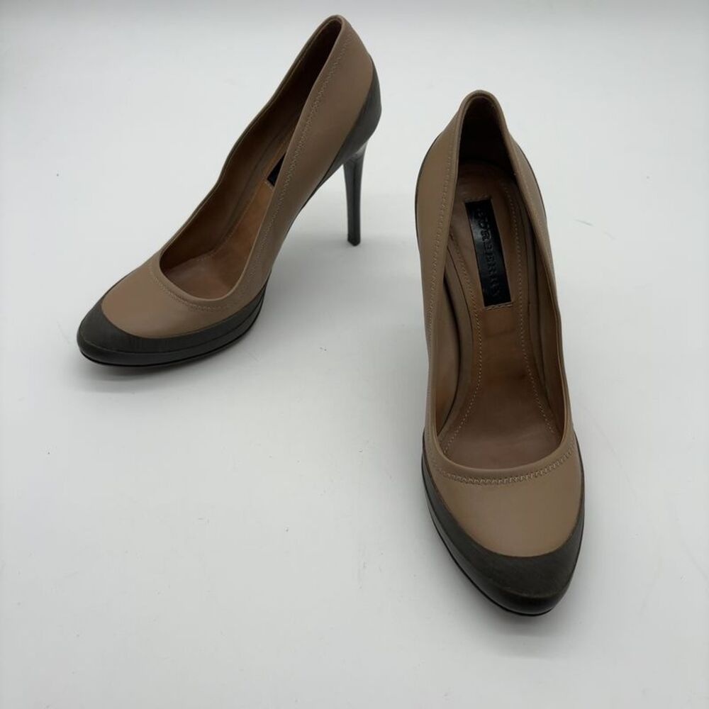 Burberry Women's Burberry Color block Leather Pumps - Picture 2 of 4